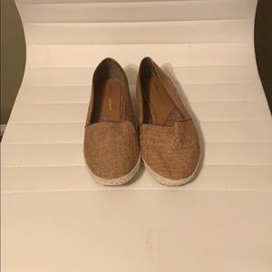 Andrew Geller Gold Slip On Shoes Size 7.5